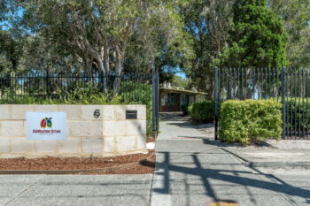 Listing image for 27 Ashburton Drive, Gosnells  WA  6110