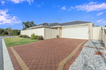 Listing image for 12 Middle Parkway, Canning Vale  WA  6155