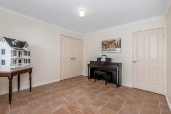 Listing image for 142 Lakeside Drive, Helena Valley  WA  6056