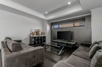 Listing image for 10 Hillview Place, Thornlie  WA  6108