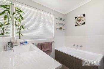 Listing image for 33 Crufts Way, Canning Vale  WA  6155