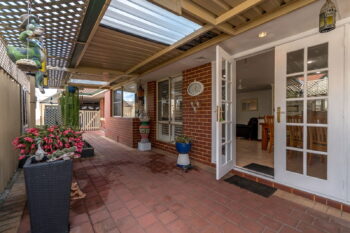 Listing image for 29 Fairfield Gardens, Canning Vale  WA  6155