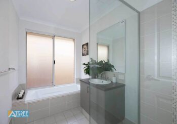 Listing image for 44 Middle Parkway, Canning Vale  WA  6155