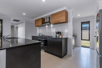 Listing image for 5 Mayo Place, Gosnells  WA  6110