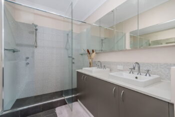 Listing image for 7 Bauxite Road, Treeby  WA  6164