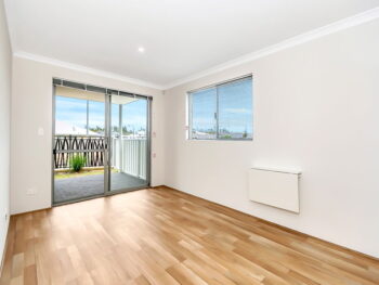 Listing image for 4/2 Delaronde Drive, Success  WA  6164