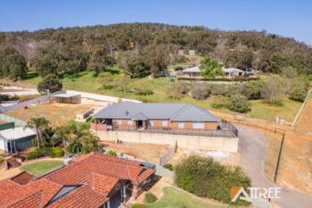 Listing image for 18 Cooliabberra Drive, Mount Richon  WA  6112