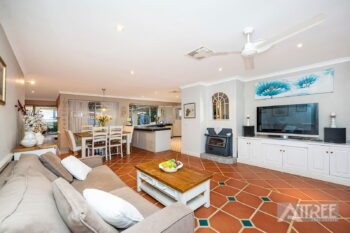 Listing image for 7 Aspera Close, Canning Vale  WA  6155