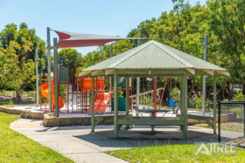 Listing image for 10 Kinnerton Gardens, Canning Vale  WA  6155