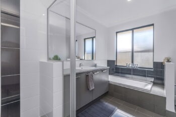 Listing image for 16 Mandalup Road, Haynes  WA  6112