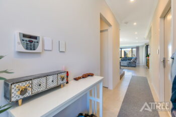 Listing image for 25 Cedarleaf Entrance, Treeby  WA  6164