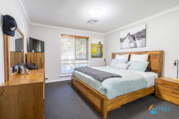Listing image for 3 St Georges Avenue, Champion Lakes  WA  6111
