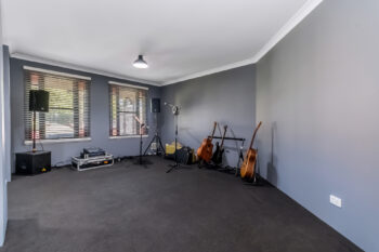 Listing image for 21 Tarragon Place, Thornlie  WA  6108