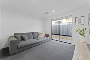 Listing image for 10 Dimer Way, Hammond Park  WA  6164