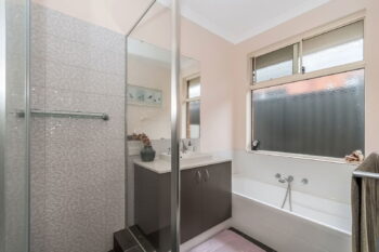 Listing image for 7 Bauxite Road, Treeby  WA  6164