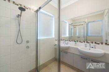 Listing image for 5 Glentrool Gardens, Canning Vale  WA  6155