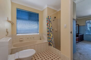 Listing image for 1/8 Leslie Street, Cannington  WA  6107