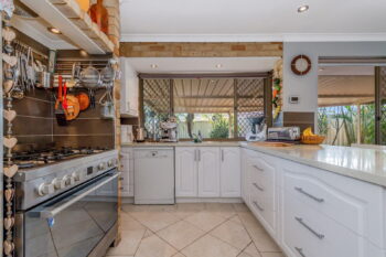 Listing image for 10 Mulga Place, Thornlie  WA  6108