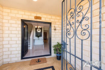 Listing image for 5 Glentrool Gardens, Canning Vale  WA  6155