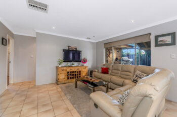 Listing image for 2/35 Grundy Way, Thornlie  WA  6108