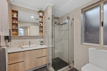 Listing image for 32 Kingsland Loop, Canning Vale  WA  6155