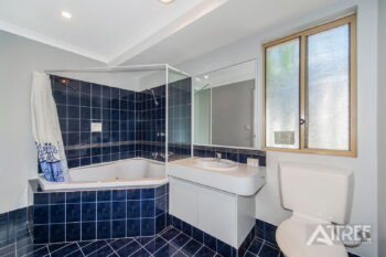 Listing image for 10 Kinnerton Gardens, Canning Vale  WA  6155