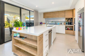 Listing image for 25 Cedarleaf Entrance, Treeby  WA  6164