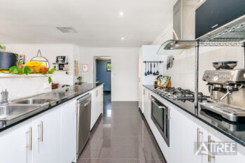 Listing image for 9 Glenora Way, Harrisdale  WA  6112