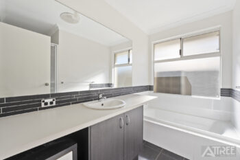 Listing image for 4 Erlon Way, Harrisdale  WA  6112