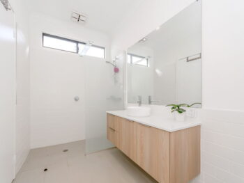 Listing image for 5 Catseye Walk, Treeby  WA  6164