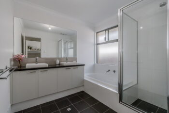 Listing image for 8 Hayford Road, Haynes  WA  6112