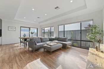 Listing image for 10 Dimer Way, Hammond Park  WA  6164