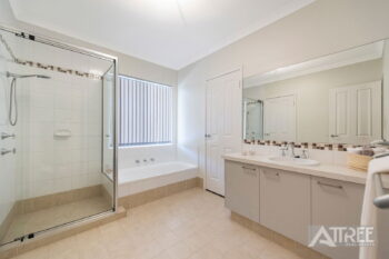 Listing image for 5 Glentrool Gardens, Canning Vale  WA  6155