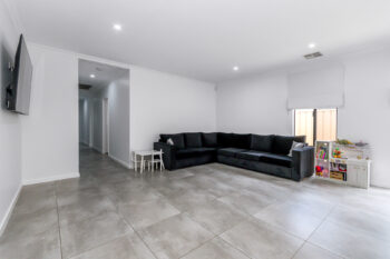 Listing image for 40 Middle Parkway, Canning Vale  WA  6155