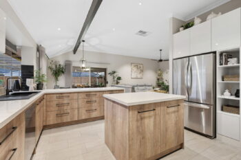 Listing image for 32 Kingsland Loop, Canning Vale  WA  6155