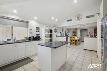 Listing image for 6 Ambassador Court, Thornlie  WA  6108