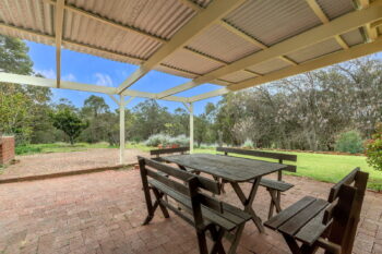 Listing image for 215 Canns Road, Bedfordale  WA  6112