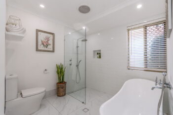 Listing image for 10 Mulga Place, Thornlie  WA  6108