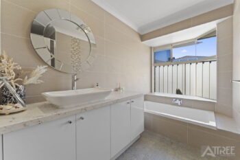 Listing image for 21 Lucas Loop, Canning Vale  WA  6155