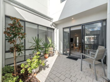 Listing image for 5 Catseye Walk, Treeby  WA  6164