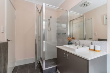 Listing image for 7 Bauxite Road, Treeby  WA  6164