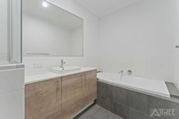 Listing image for 4B Greenlink Boulevard, Harrisdale  WA  6112