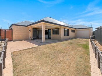 Listing image for 20 Holywell Street, Piara Waters  WA  6112