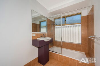 Listing image for 10 Kinnerton Gardens, Canning Vale  WA  6155