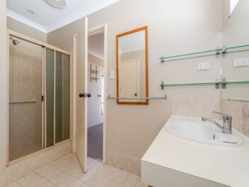 Listing image for 4/33 Chesterton Road, Bassendean  WA  6054