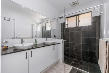 Listing image for 40 Middle Parkway, Canning Vale  WA  6155