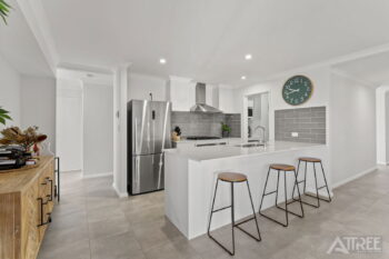 Listing image for 19 Melbourne Loop, Hammond Park  WA  6164