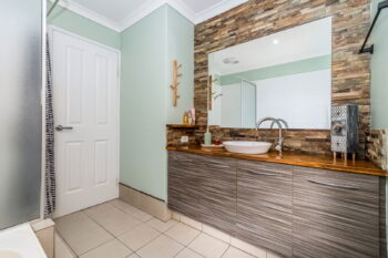 Listing image for 28 Honeyeater Retreat, Brookdale  WA  6112