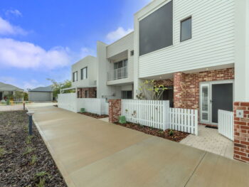 Listing image for 5 Catseye Walk, Treeby  WA  6164