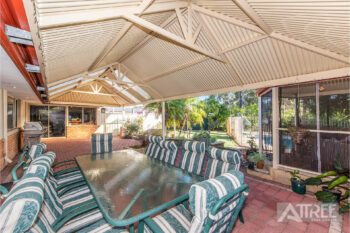 Listing image for 17 Pinewood Walk, Canning Vale  WA  6155